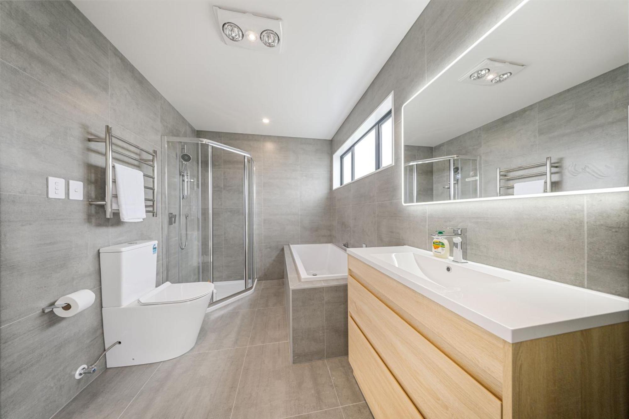 West Harbour Modern 4-Bedroom Retreat Auckland Exterior photo