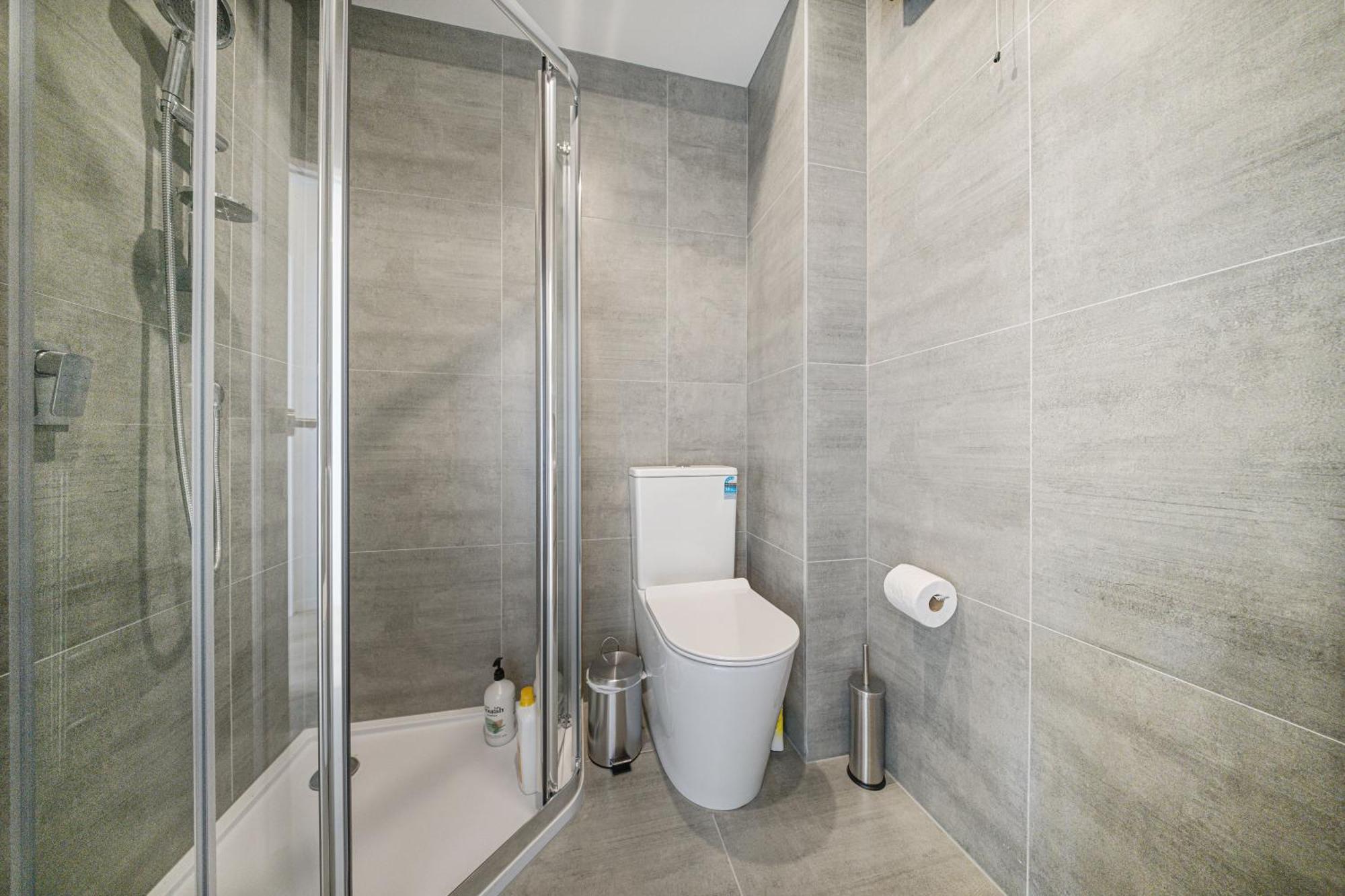 West Harbour Modern 4-Bedroom Retreat Auckland Exterior photo