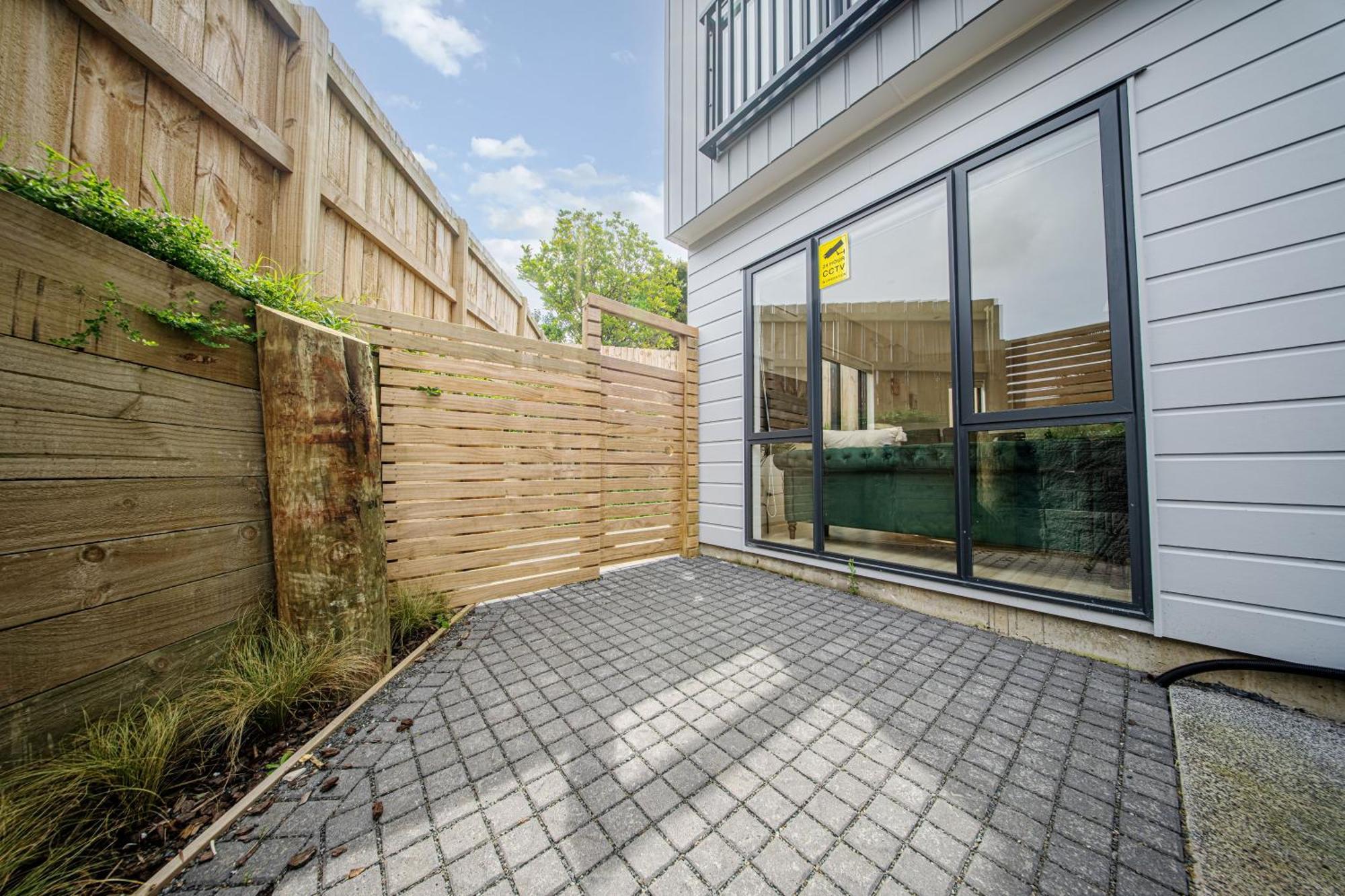 West Harbour Modern 4-Bedroom Retreat Auckland Exterior photo