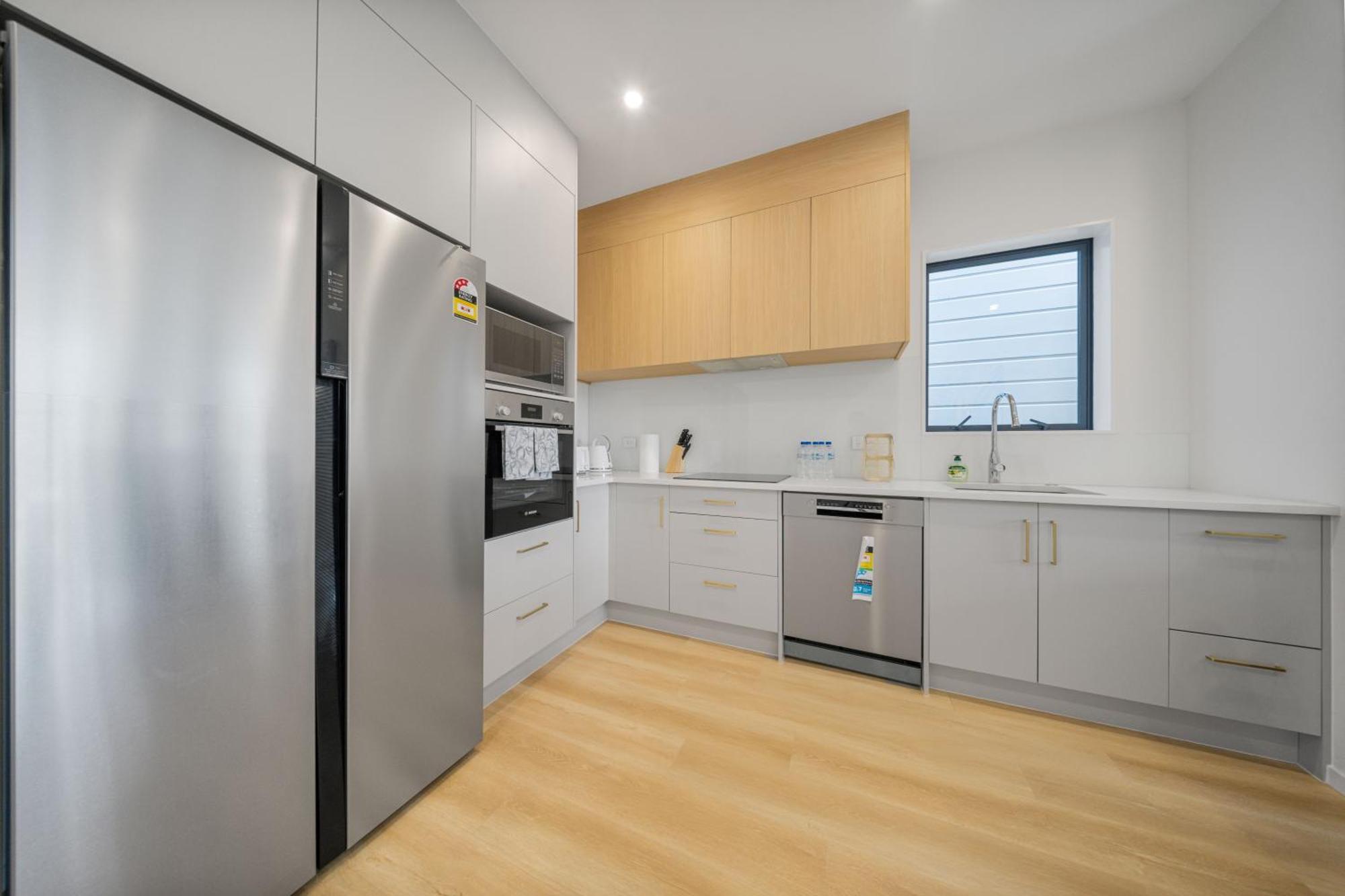 West Harbour Modern 4-Bedroom Retreat Auckland Exterior photo